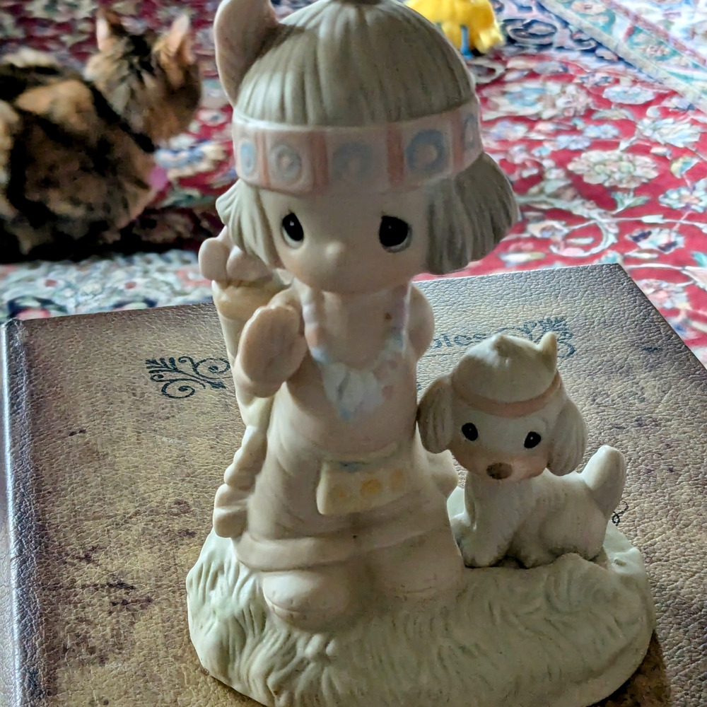 "O How I Love Jesus" Precious Moments Figurine. In Excellent Condition.